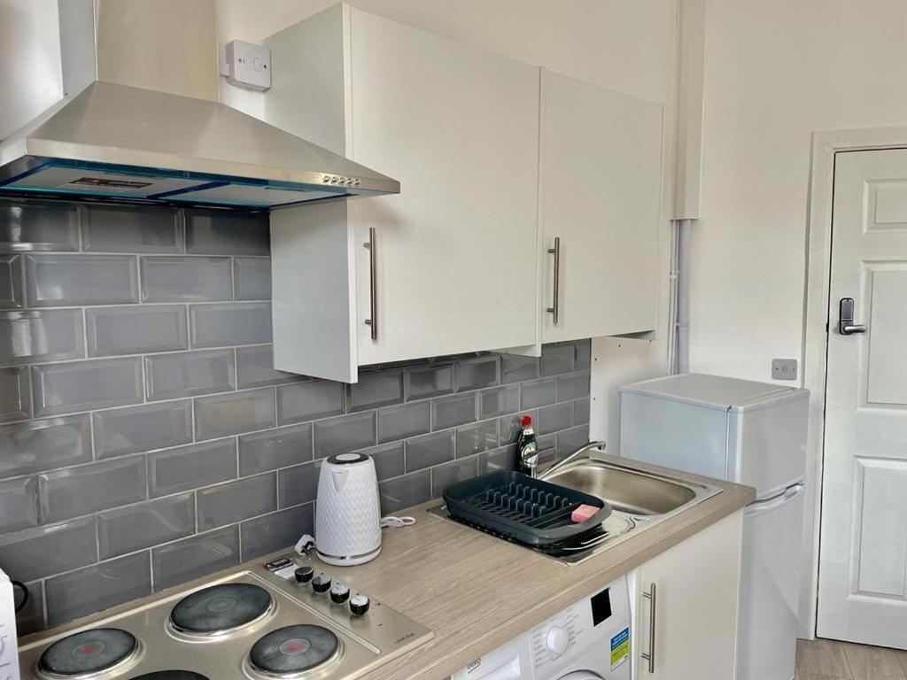 Cheerful 1 Bed Apartment Cardiff City Centre - Penarth Rd Ngoại thất bức ảnh